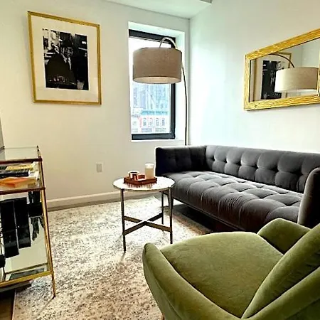 Huge Modern 2 Bedroom In Little Italy